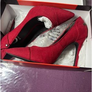 WOMENS GUESS HEELS